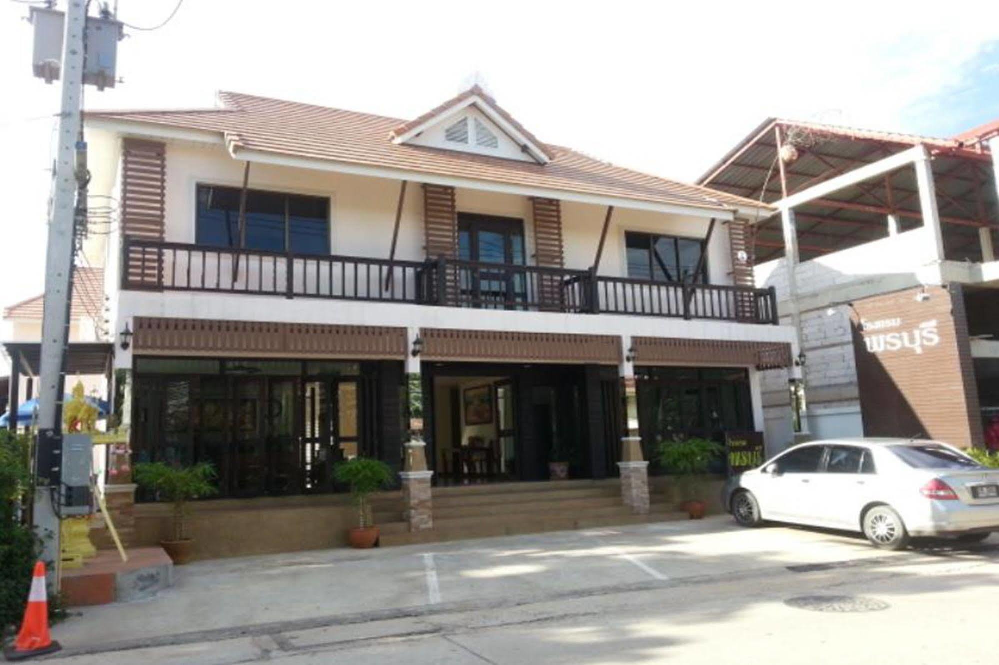 Ponburi Hotel Nan Exteriör bild